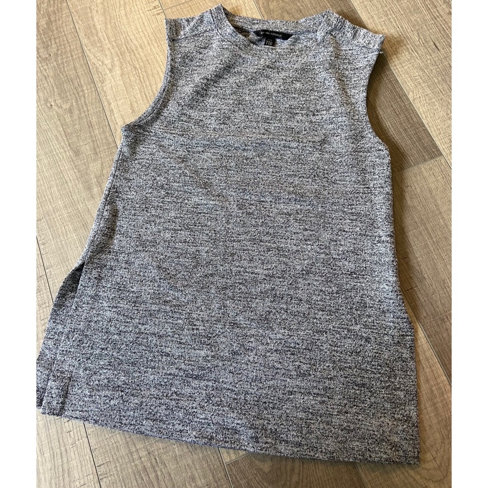 Banana republic sleeveless grey shirt